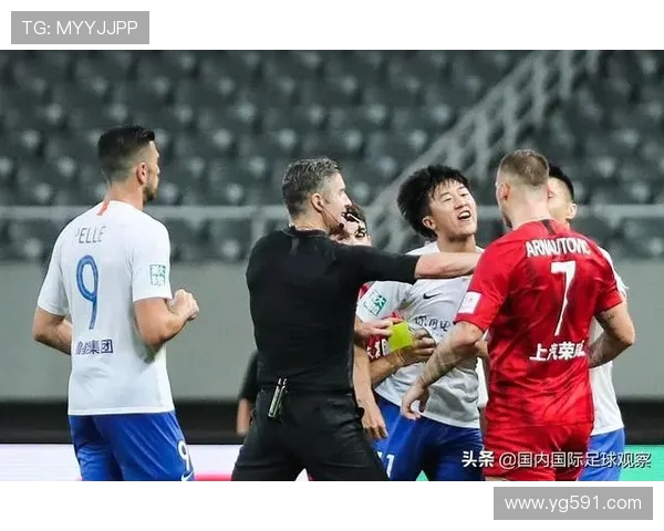 鲁能与上港中超联赛对决:鲁能与上港的精彩对战回顾与战术分析 鲁能与上港中超联赛对决:鲁能与上港的精彩对战回顾与战术分析