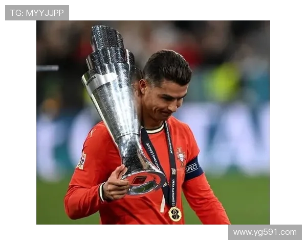 C罗荣获世界杯足球先生开启传奇生涯新巅峰时刻再创历史辉煌篇章