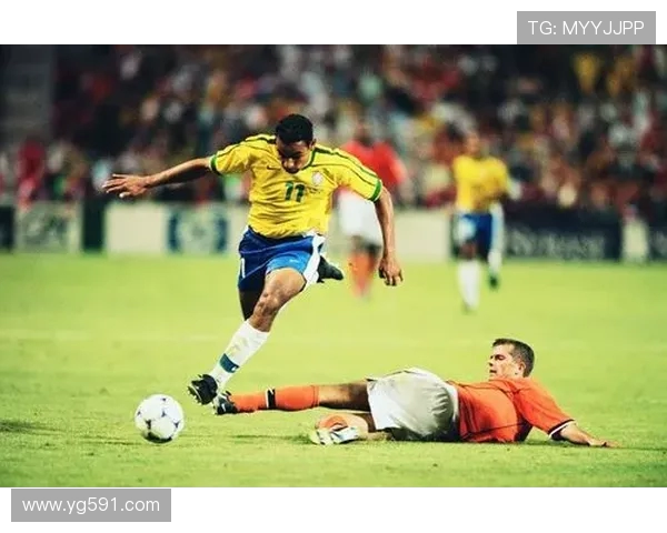 回顾巴西世界杯半决赛经典对决与历史转折瞬间十大传奇与战术博弈全解析 回顾巴西世界杯半决赛经典对决与历史转折瞬间十大传奇与战术博弈全解析